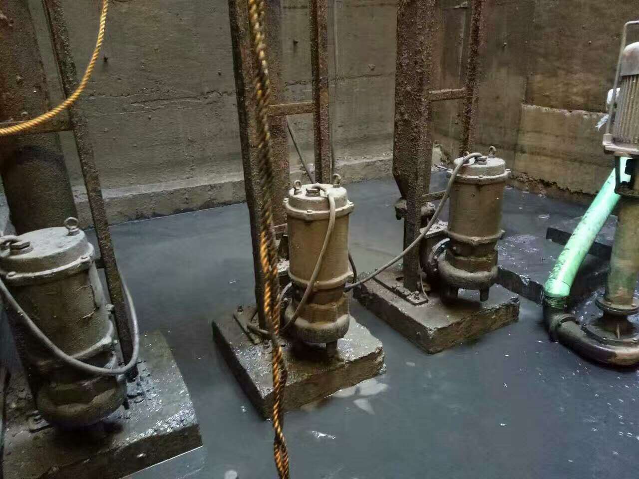 榆社污水池清理